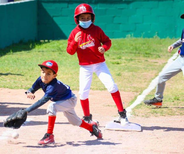 Protagonizan peloteritos una entretenida jornada Protagonizan peloteritos una entretenida jornada