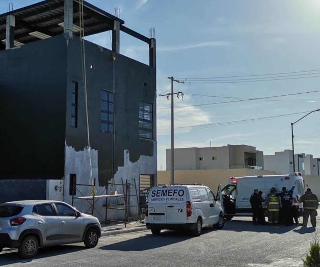 Se electrocuta pintando pared