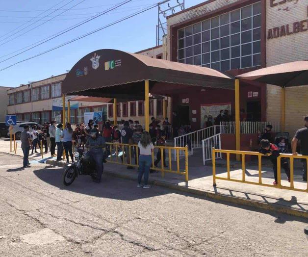 Van maestros en busca de alumnos Van maestros en busca de alumnos