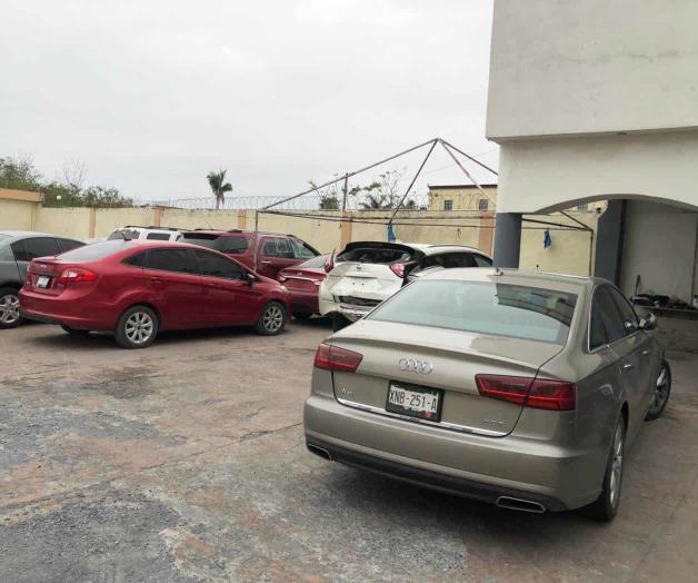 Frenan regularización de autos americanos