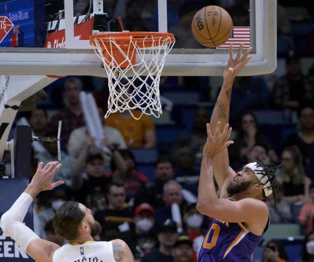 Con 27 puntos de Devin Booker ganan los Suns