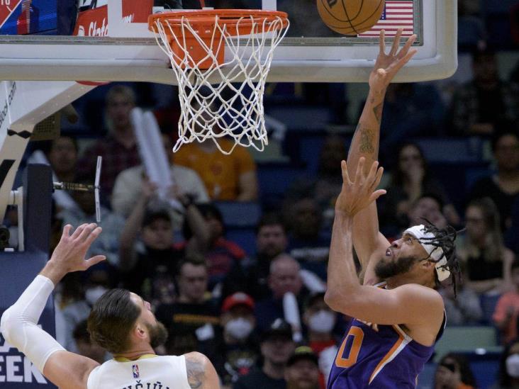Con 27 puntos de Devin Booker ganan los Suns Con 27 puntos de Devin Booker ganan los Suns