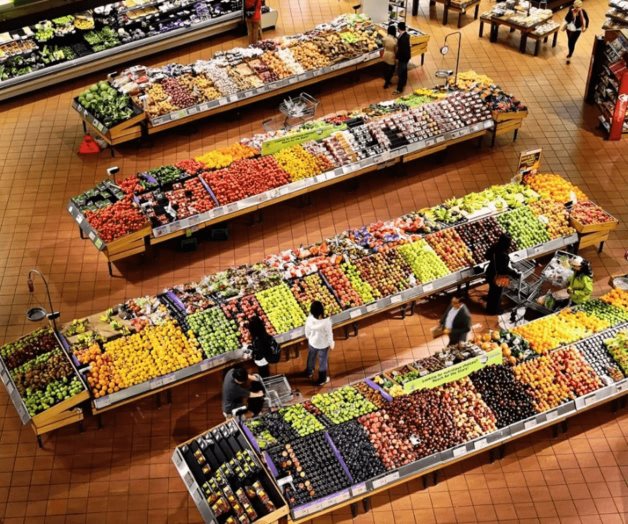 Escasez por guerra y carestía preocupan a cadenas de supermercados