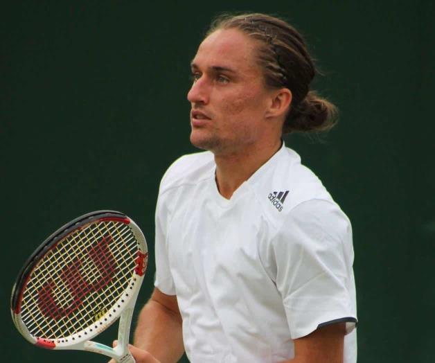 Cambia Dolgopolov raquetas por armas Cambia Dolgopolov raquetas por armas