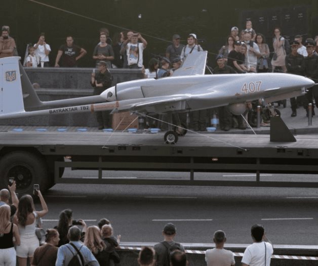 Drones turcos baratos pero letales refuerzan las defensas de Ucrania