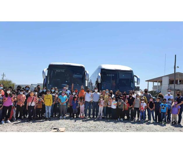 Vacunan a 900 en la frontera