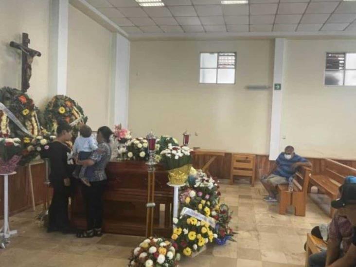 Amenazan de muerte a periodistas que asistieron al velorio de Armando Linares Amenazan de muerte a periodistas que asistieron al velorio de Armando Linares