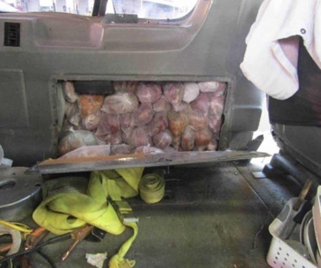 Decomisan carne fresca de cerdo y aves de corral