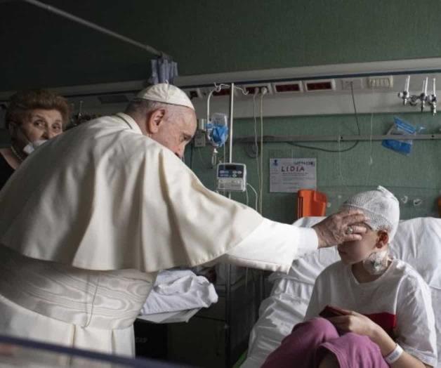 El Papa Francisco visita a los 19 niños ucranianos hospitalizados en Roma El Papa Francisco visita a los 19 niños ucranianos hospitalizados en Roma