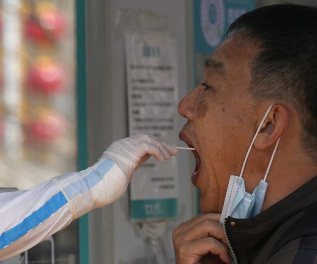 China reporta primeras muertes por COVID-19 en más de 1 año