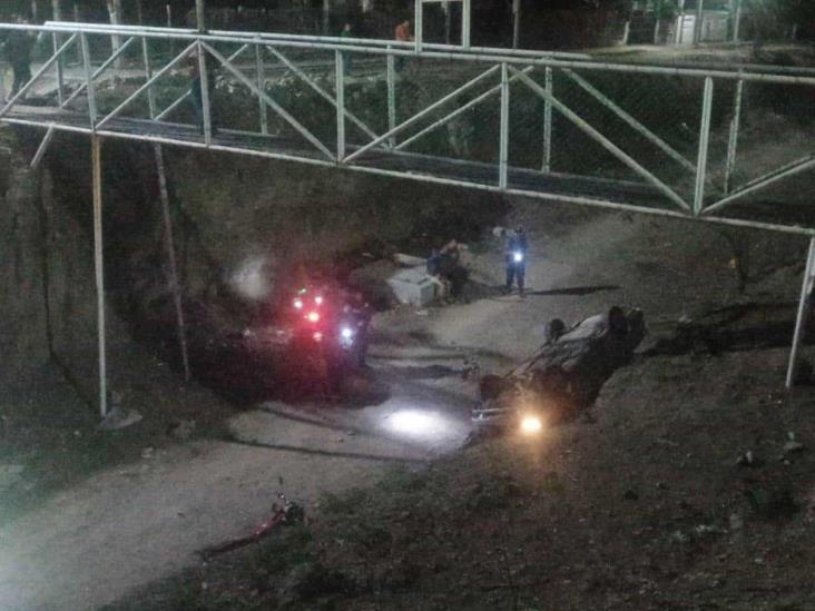 Cae a canal y abandona Automóvil; andaba ebrio Cae a canal y abandona Automóvil; andaba ebrio