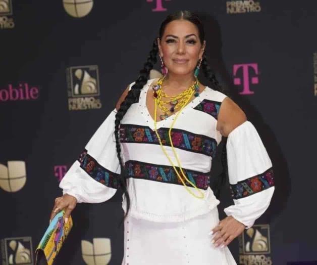 Honra Lila Downs su herencia mixteca con su canto