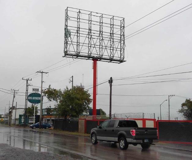 Ordenan inspección de los anuncios espectaculares