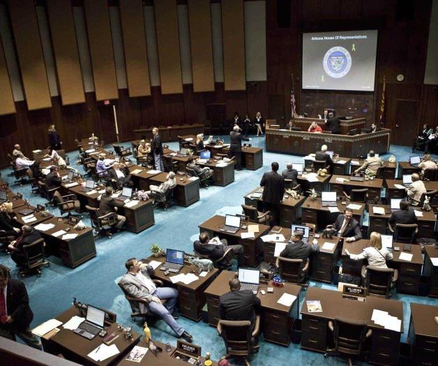 Prohíben cirugía de cambio de género