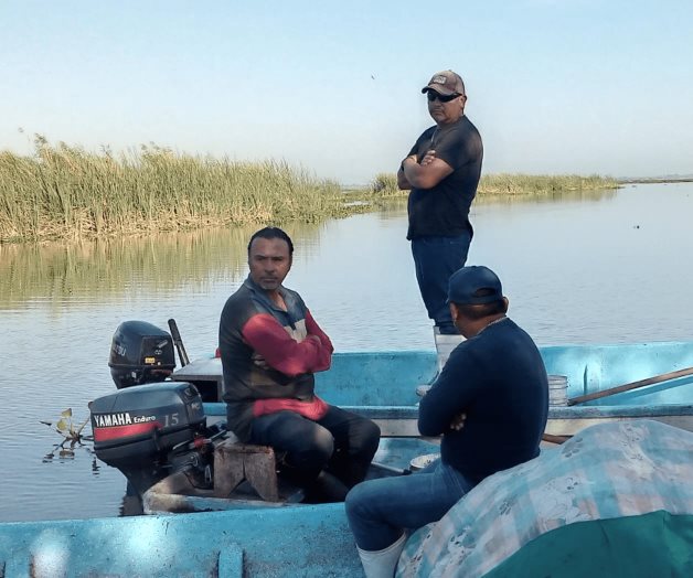 Cierran pescadores paso La Escondida
