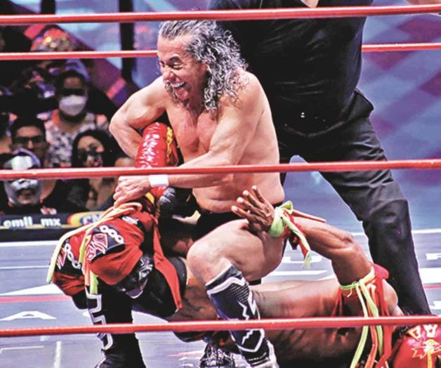 Gana el Negro Casas en su regreso