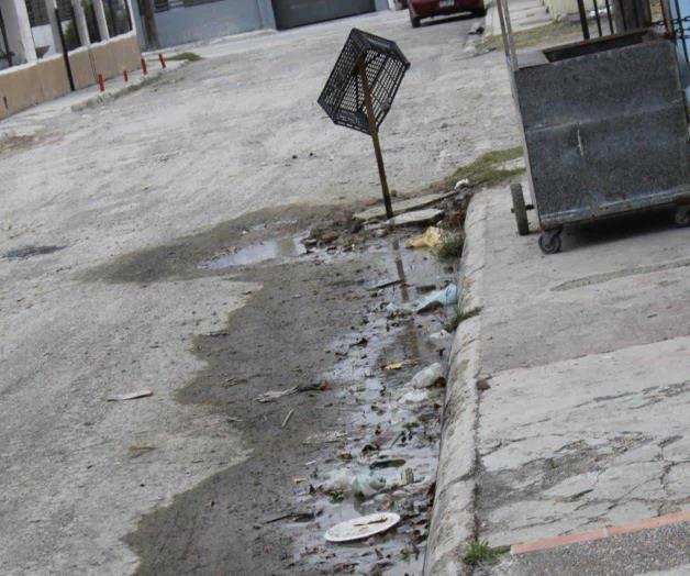 Fuga de aguas negras... ¡4 años! Fuga de aguas negras... ¡4 años!