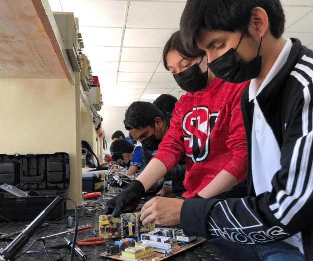 Inauguran en CBTIS cinco laboratorios Inauguran en CBTIS cinco laboratorios