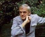 El escritor Milan Kundera cumple 93 años