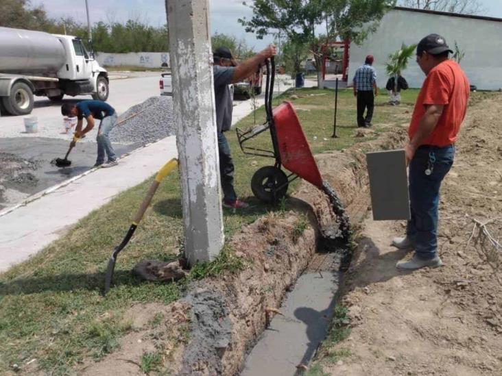 Rehabilitan áreas deportivas para prácticas de jóvenes Rehabilitan áreas deportivas para prácticas de jóvenes