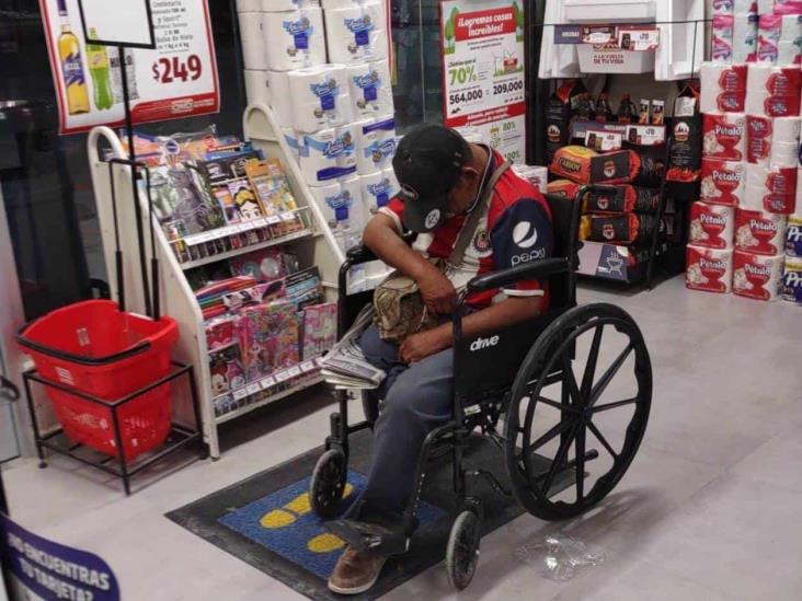 Clama por ayuda, requiere de todo Clama por ayuda, requiere de todo