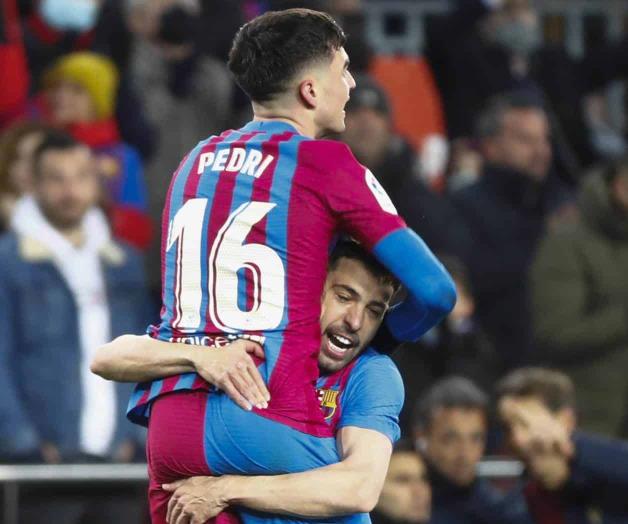 Golazo de Pedri le da el triunfo a Barcelona sobre Sevilla