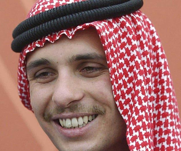 Renuncia a su título príncipe de Jordania Renuncia a su título príncipe de Jordania