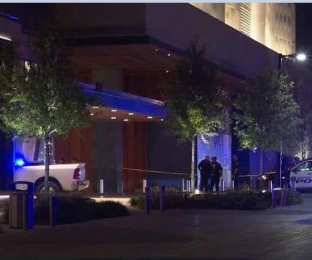 Mata a trabajador, apuñala a otro y la policía lo abate