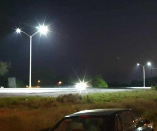 Iluminan libramiento Juan A. Guajardo