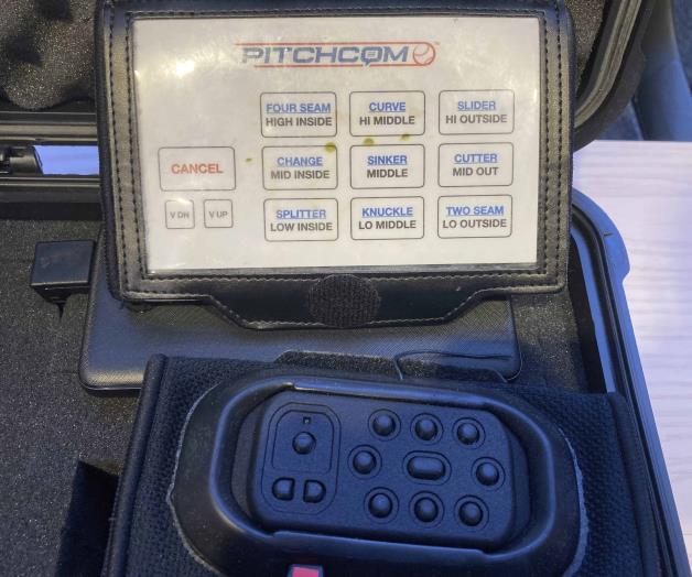 MLB aprueba tecnología para que catchers envíen señales