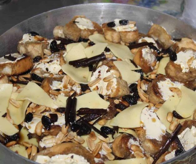 Santa capirotada de la Cuaresma