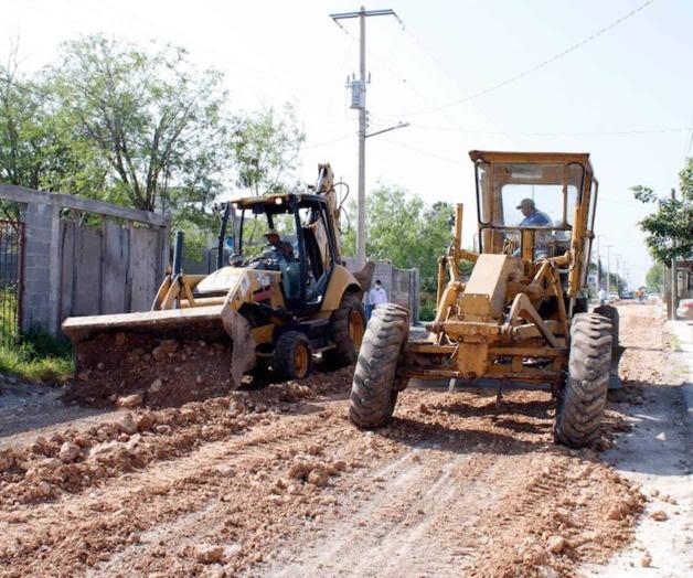 Rehabilitan calles urbanas y rurales