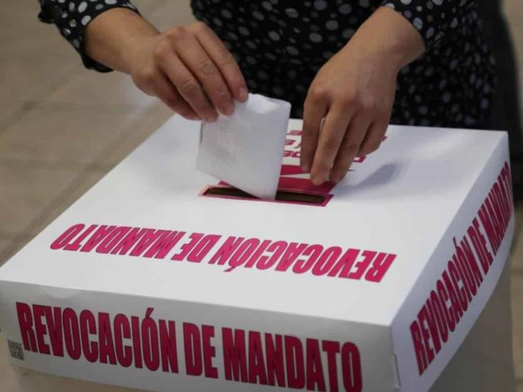 Deciden revocación de mandato: ¿Se va... o se queda? Deciden revocación de mandato: ¿Se va... o se queda?