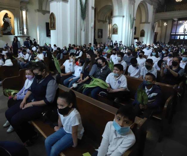 Celebran católicos Domingo de Ramos