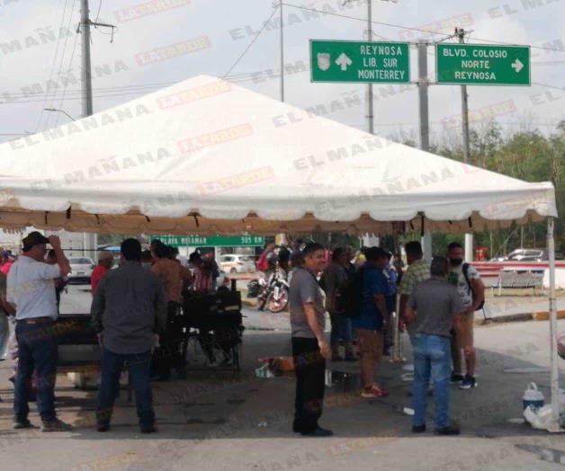 Firmes transportistas en bloqueos