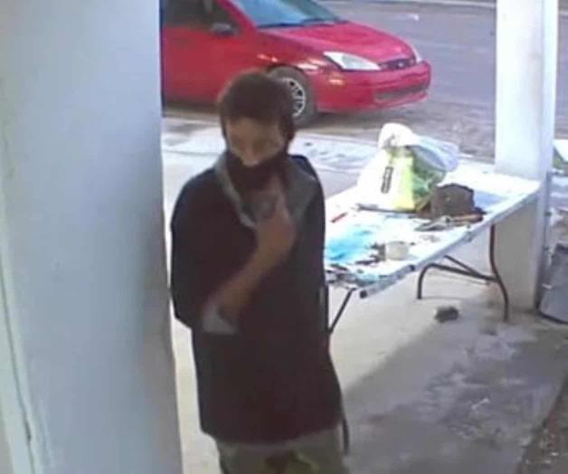 Graban a ratero en pleno robo a vivienda...y a coche