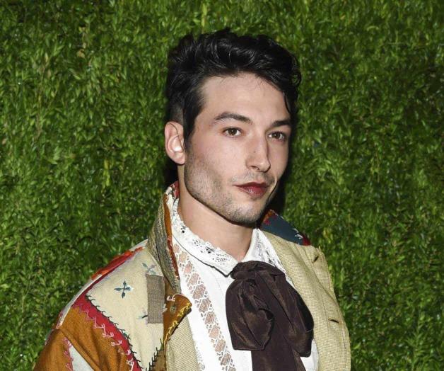 Pareja de Hawái pide desestimar orden contra Ezra Miller