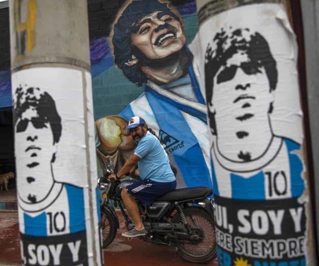 Fiscales piden juicio contra médicos de Maradona por muerte