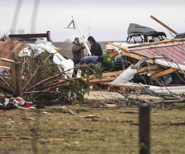 Azotan tornados al centro de Texas
