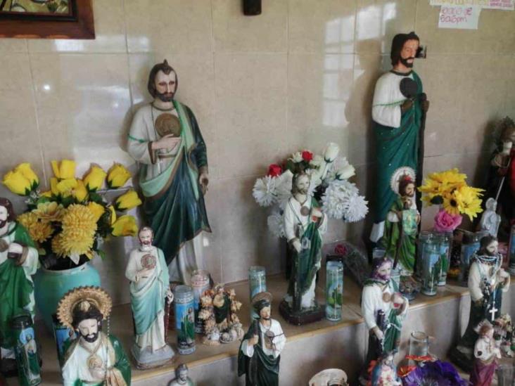 Piden ayuda divina Piden ayuda divina