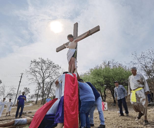 Viven la Pasión y Muerte de Jesús Viven la Pasión y Muerte de Jesús