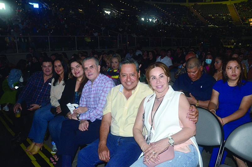 Juan Manuel y Nohemi Ku, Sonia y René Palacios, Gerardo y Nora Ventura.