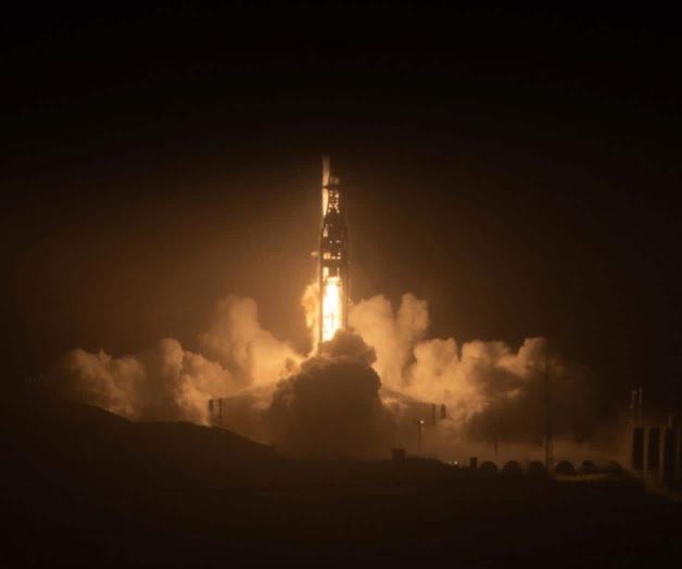 Lanza EU en California satélite de inteligencia