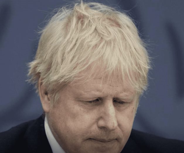 Boris Johnson enfrenta a legisladores tras el “partygate”