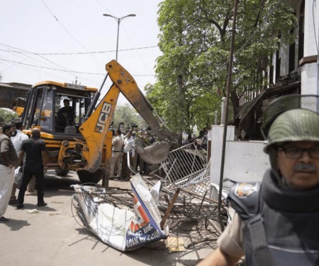 India: Derriban tiendas de musulmanes tras choques violentos