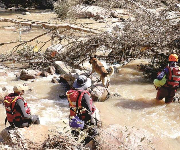 Dejan inundaciones 448 muertos en Sudáfrica