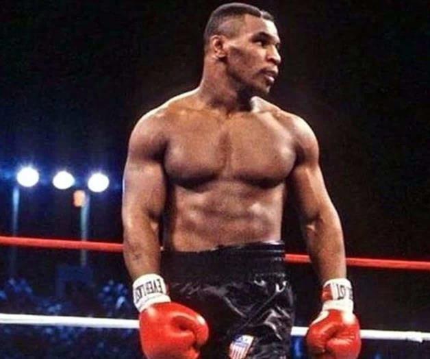 Golpea Mike Tyson a joven en un avión