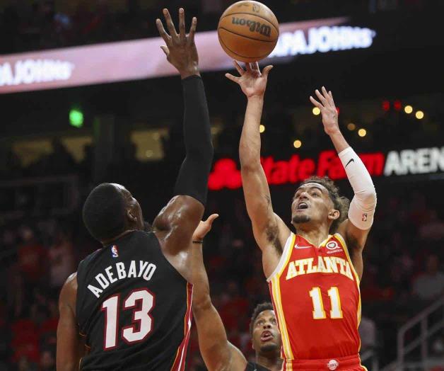 Con tiro de Young al final, Hawks se impone al Heat Con tiro de Young al final, Hawks se impone al Heat