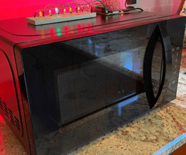 Ponen IA a un horno de microondas y trata matar a su creador Ponen IA a un horno de microondas y trata matar a su creador