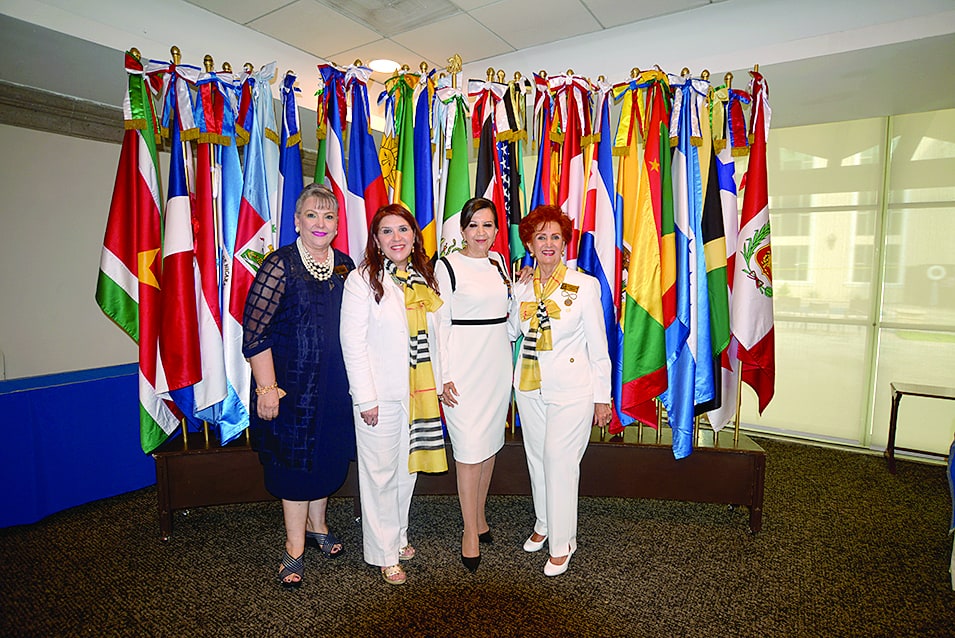 Nora Iris Cantú, Mary Villalpando, Cristina Cárdenas y Olga Amelia Medina.